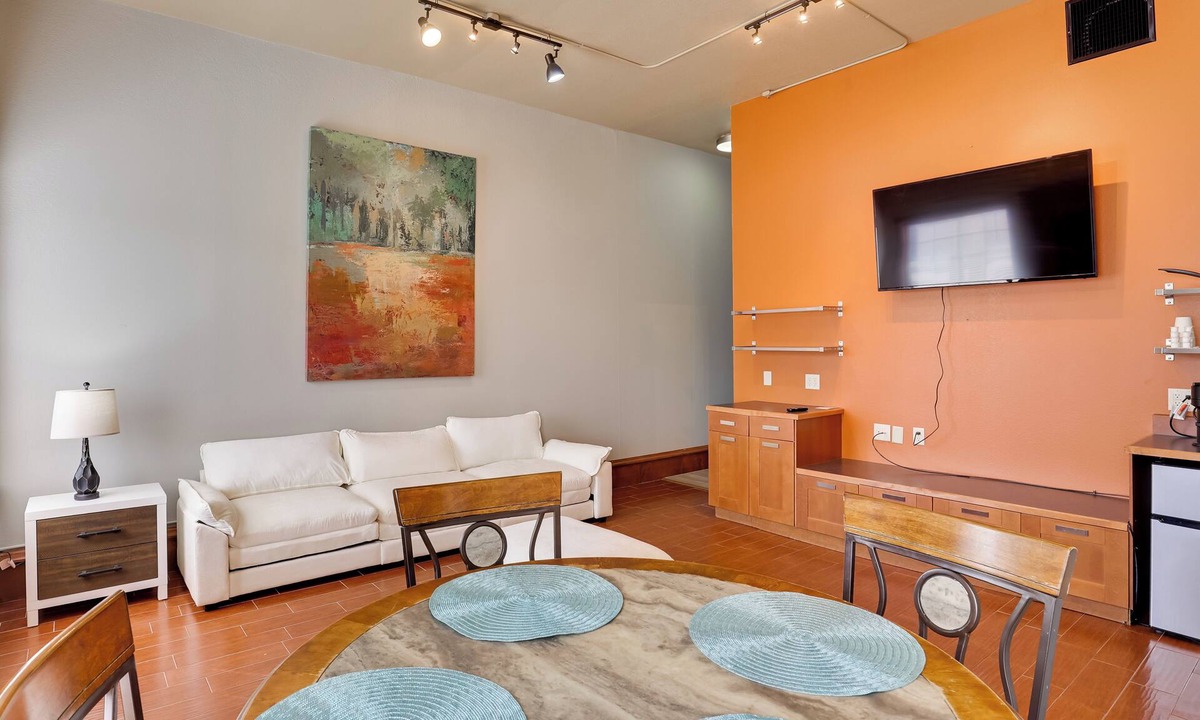 Marshall Apartment | Ultimate Convenience: Historic Dtwn Marshall Apt!