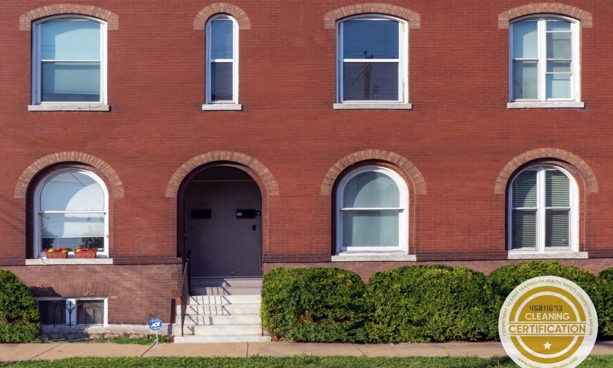 Near Southside House | Ultimate Convention and STL Getaway!