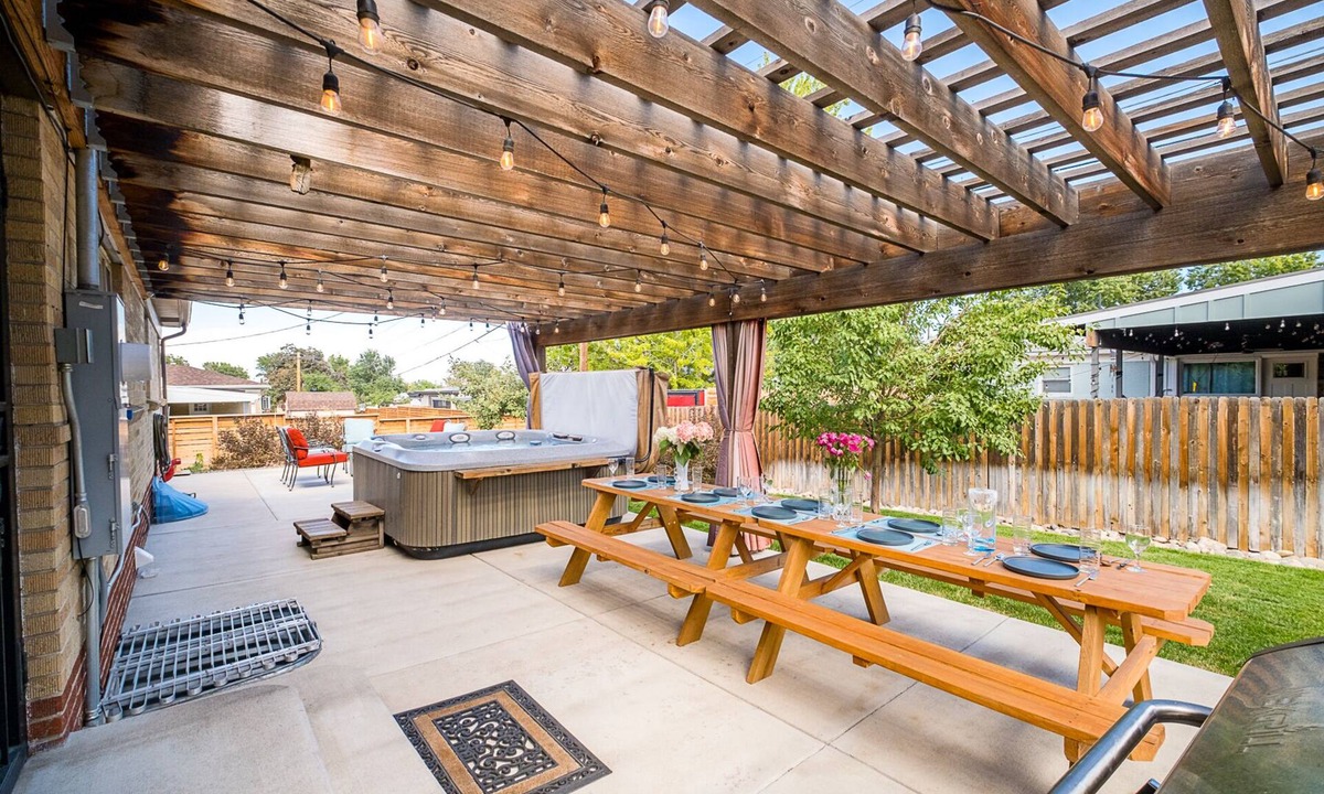 Barths House | Ultimate Game House with Hot Tub