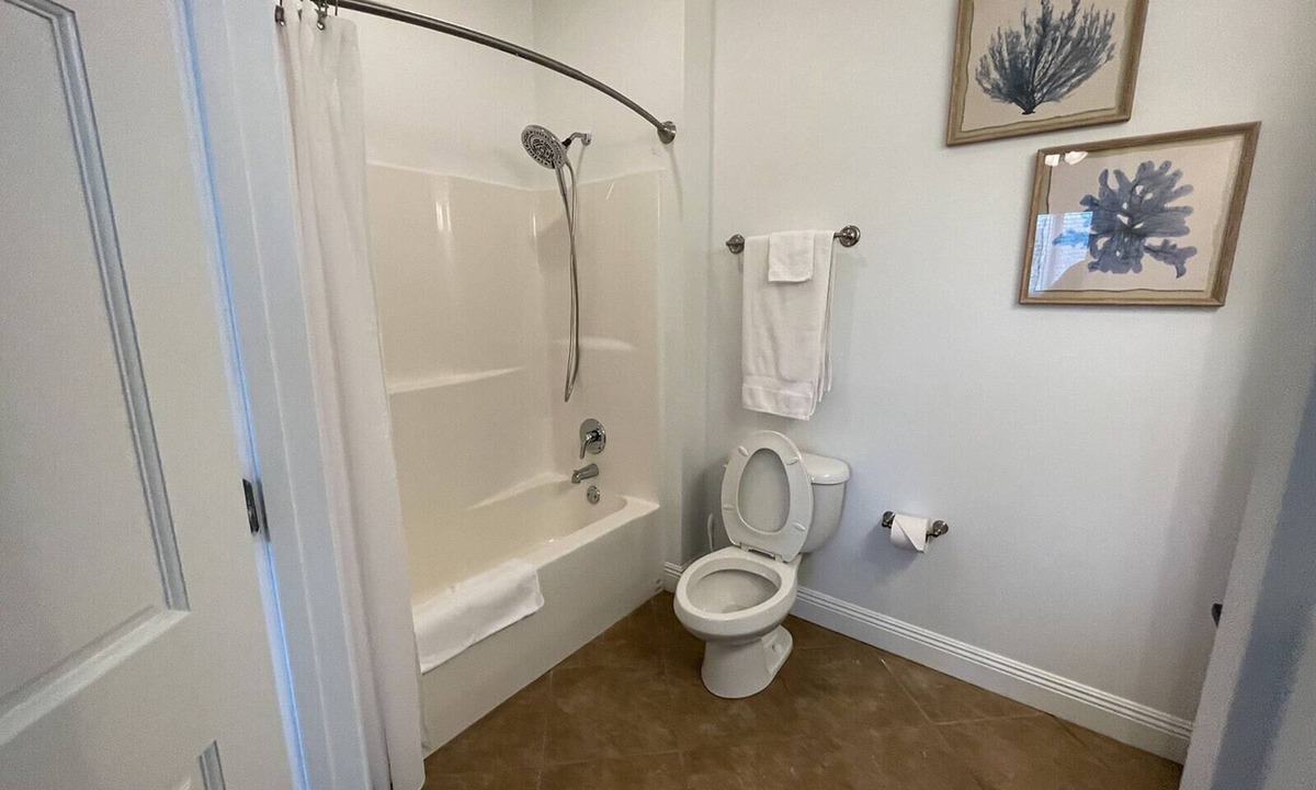 Kreole Apartment | Ultimate Group Stay · 2 Full Apts · 6BR · Parking
