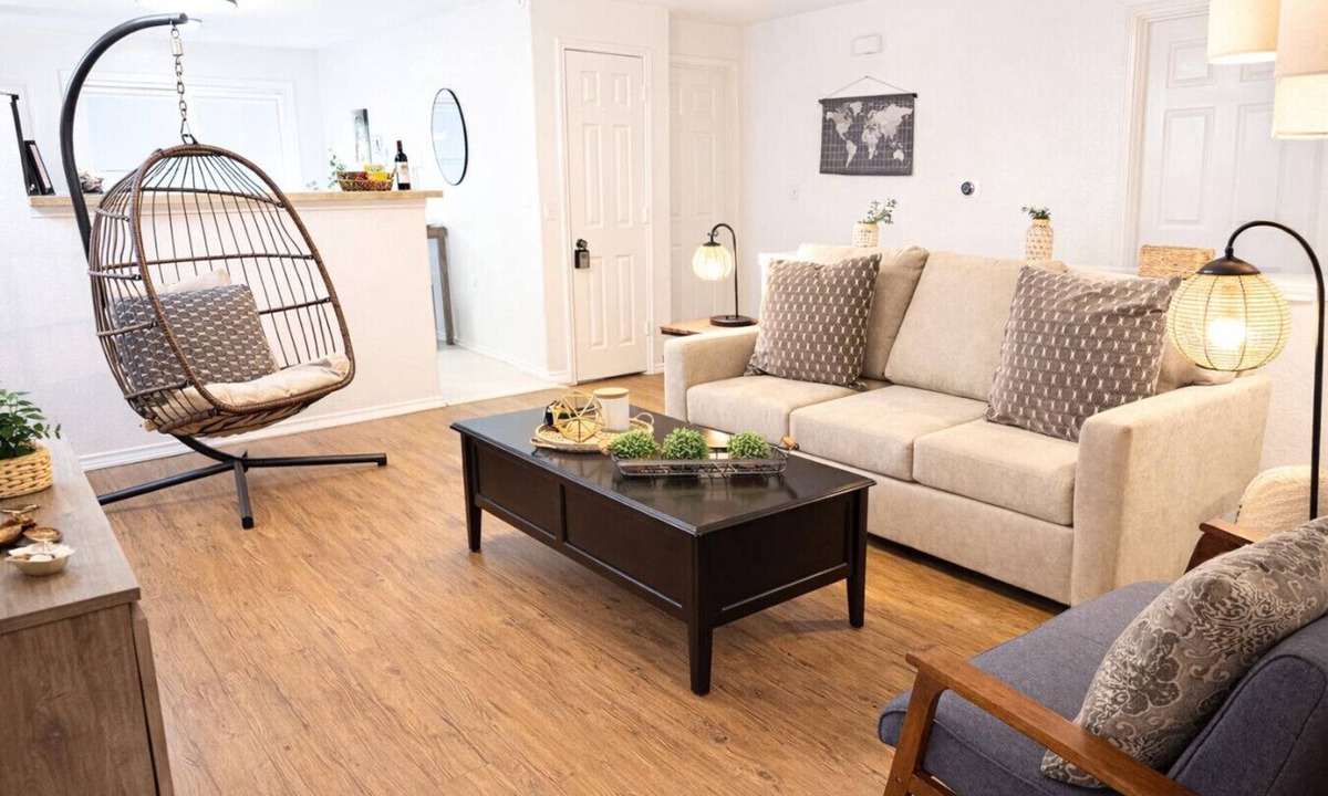 Bluff Springs House | Ultimate Location ATX! 3BD2BA~Private Backyard