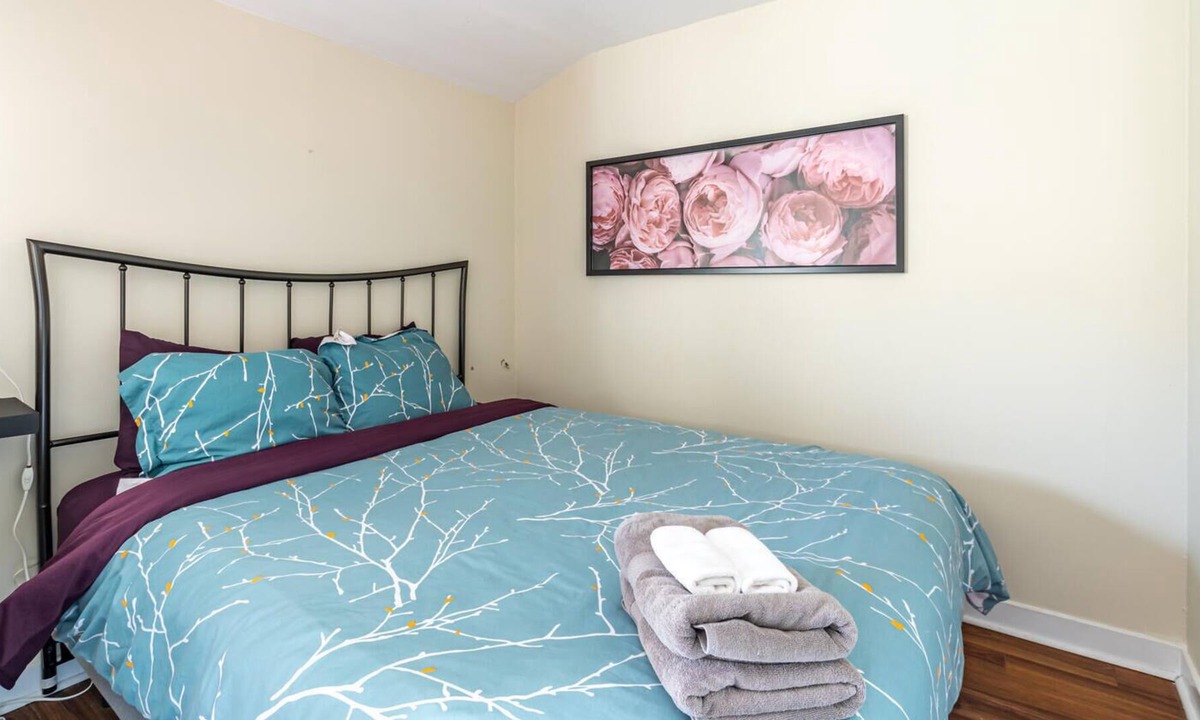 North End Apartment | Ultimate relaxation awaits.