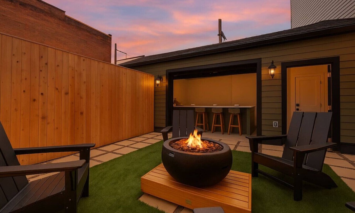 East Allegheny House | Ultimate Stay | Hot Tub, Fire Pit & Game Room