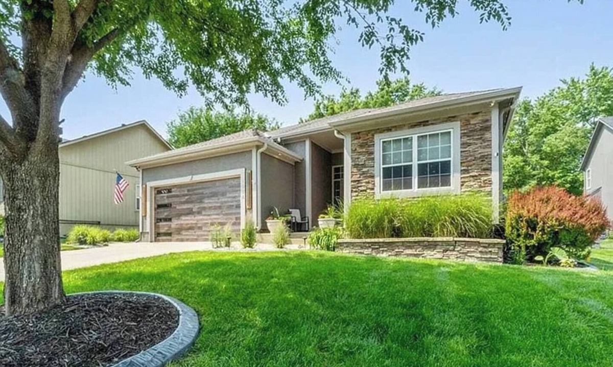 Olathe House | Ultimate World Cup: Pool, Sports Bar & Game Room