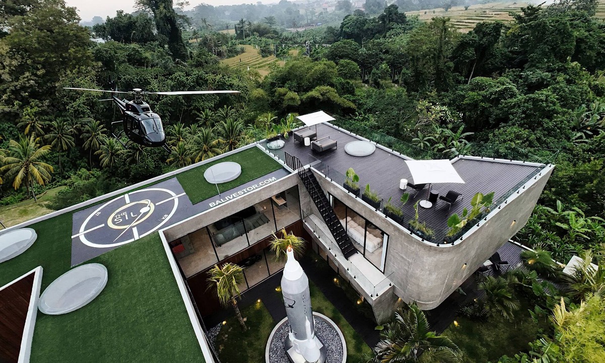 Buduk Villa | Ultra Luxury Space Themed Rocket Villa