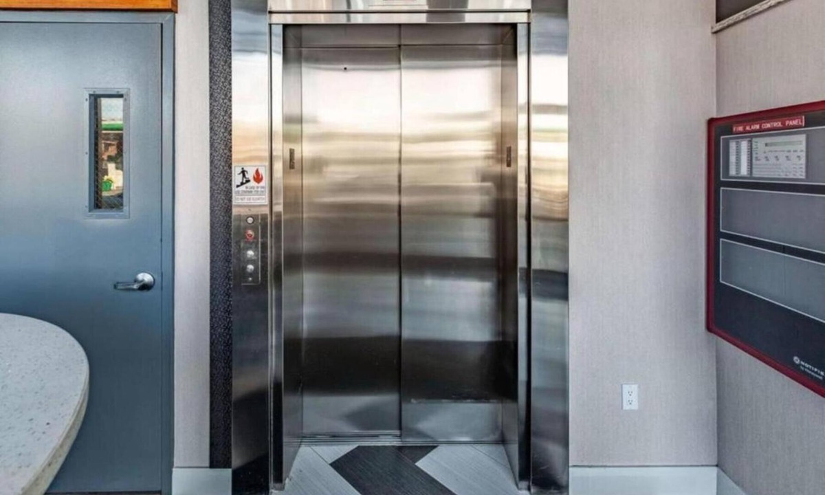 Borough Park Hotel | Umbrella Hotel Brooklyn