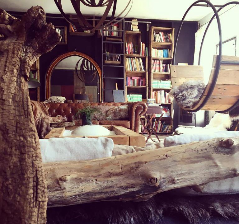 Saint-Claude Apartment | Un Autre Monde