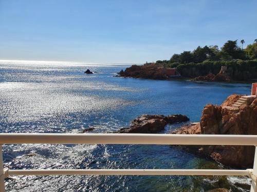 Le Trayas Apartment | Un balcon sur la mer