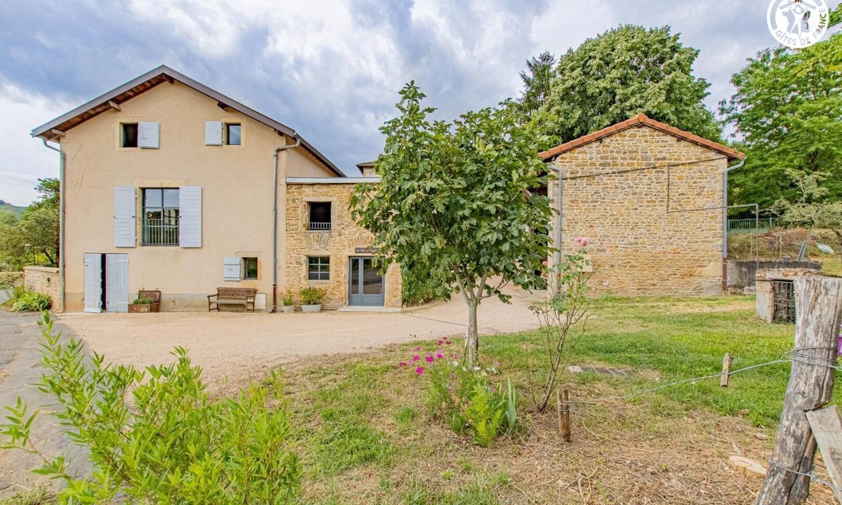 Maconnais Beaujolais Agglomeration House | Un Bout de Monde - BUSSIERES