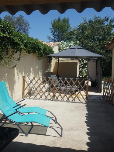Villeneuve Apartment | Un coin en Provence