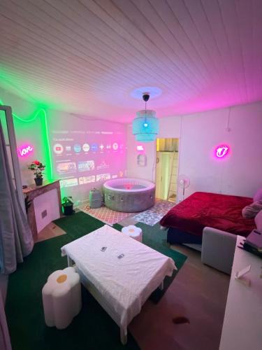 Saint-Michel - Nansouty - Saint-Genes Apartment | Un Jacuzzi dans le centre