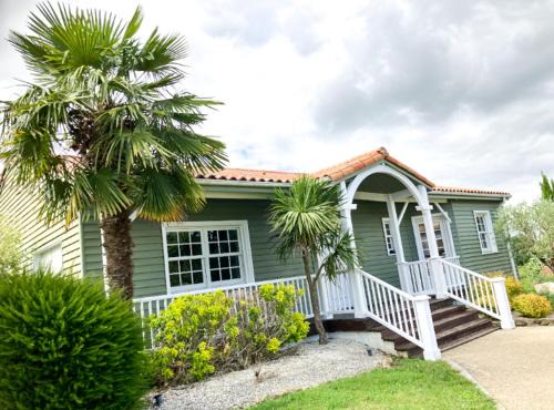 Chantonnay Bed & Breakfast | Un petit bout de Louisiane chambre d'hôtes avec Piscine et Petit Déjeuner