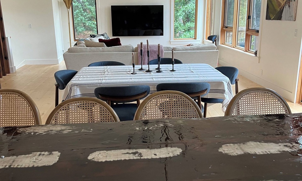 Colfax House | Un-Plug in a Peaceful Woodland Setting