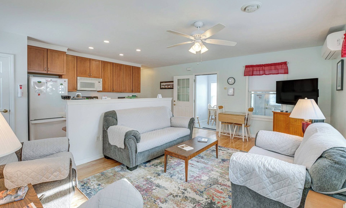 Bar Harbor Condo | Unbeatable Downtown Location! Bar Harbor Apt