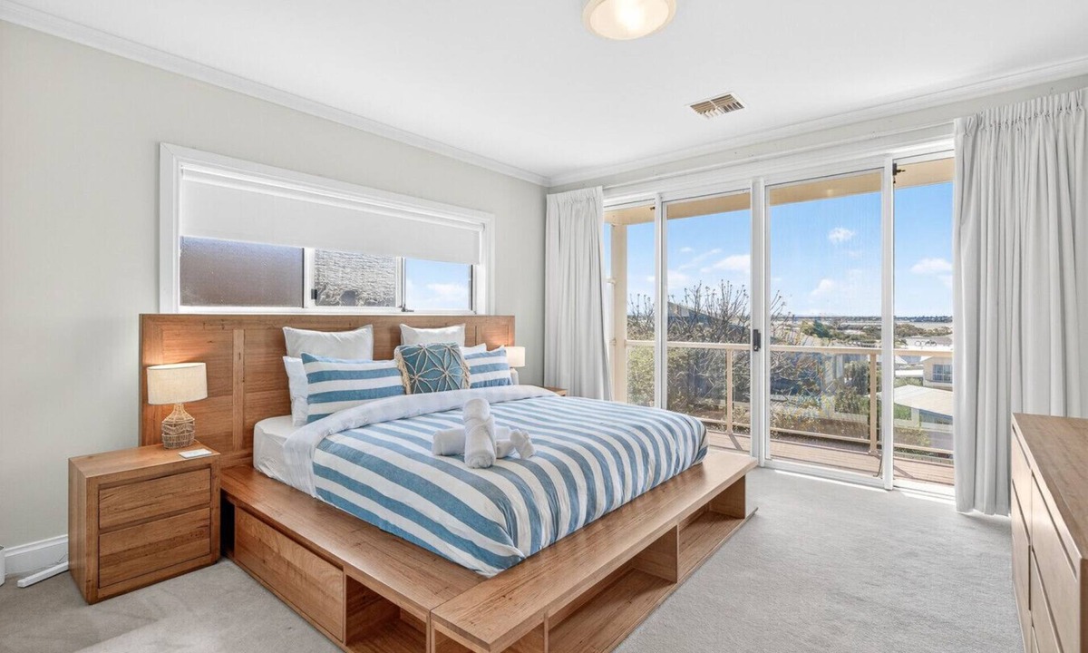 Goolwa South House | Unbeatable River & Beachfront Escape – Space and Views.
