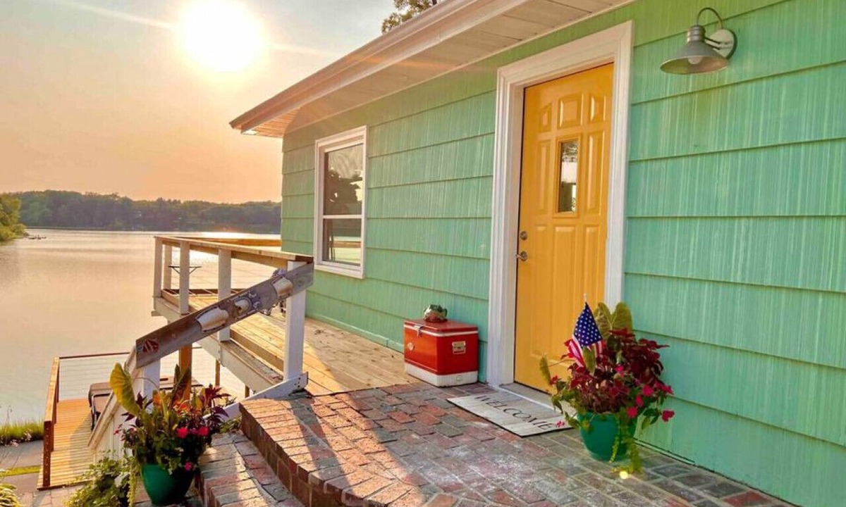 La Porte House | UncleLarry's LakePlace, Hot Tub