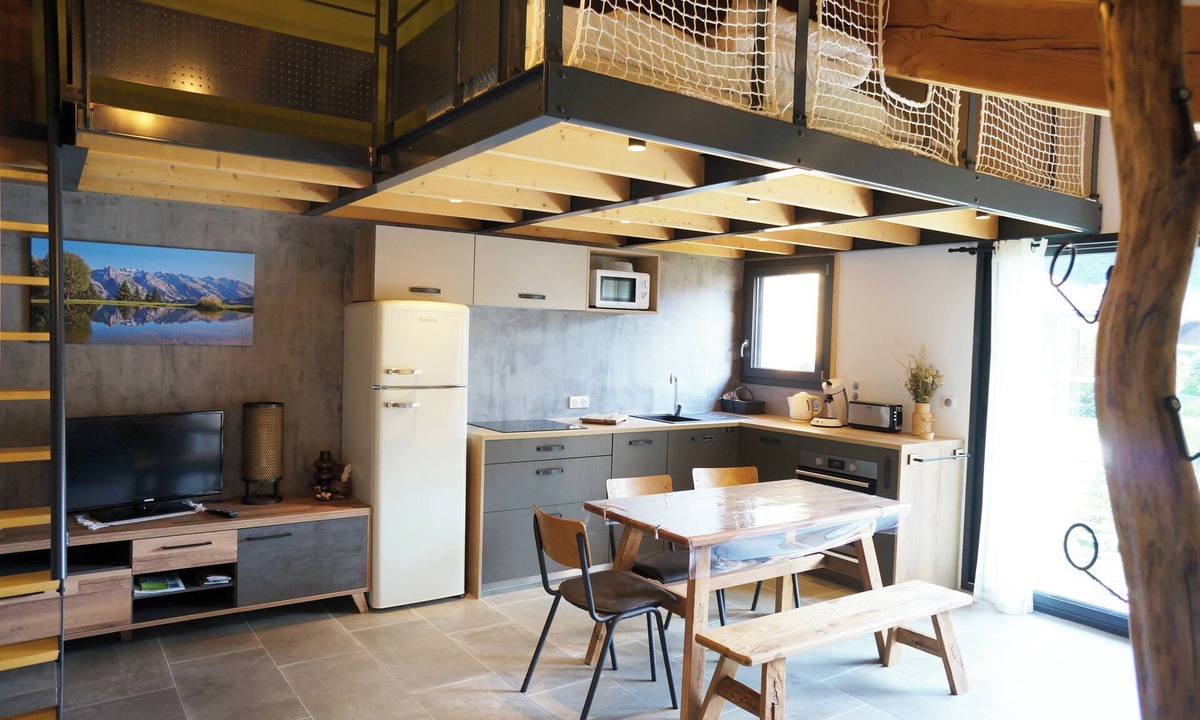 Thones Apartment | Undeizojcoij