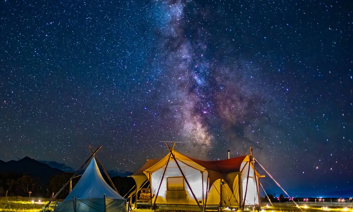 Livingston Cabin | Under Canvas North Yellowstone