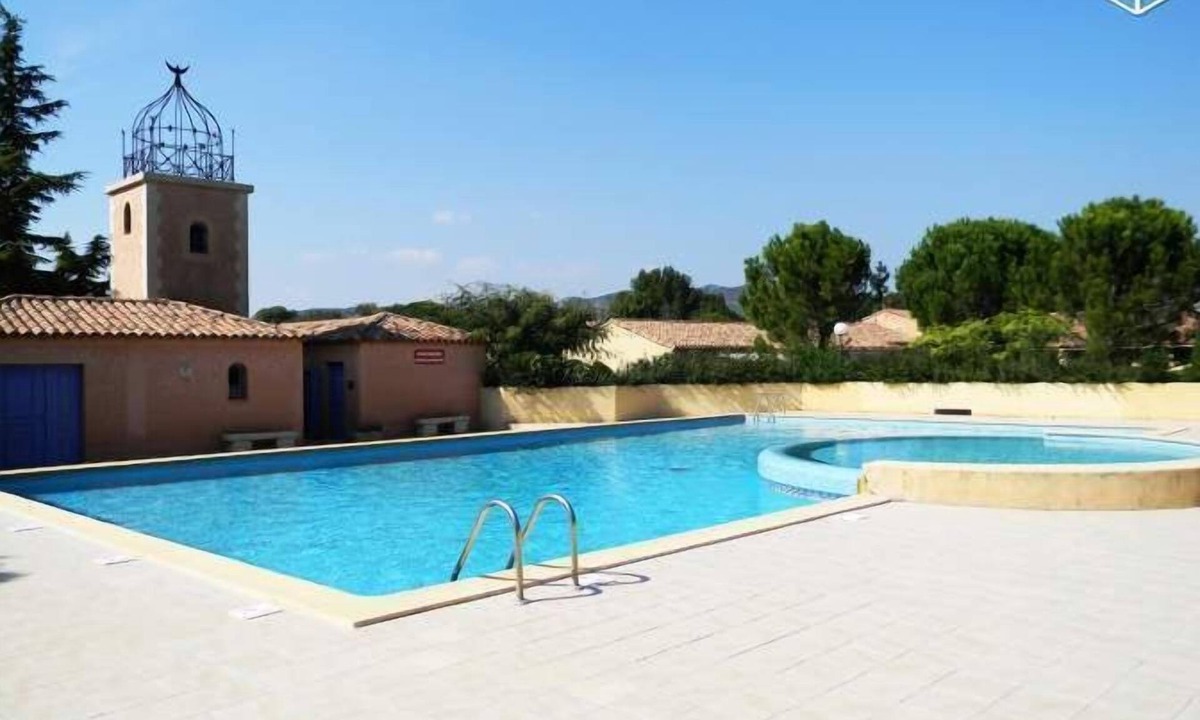 Eyguieres House | Under the Provence sun