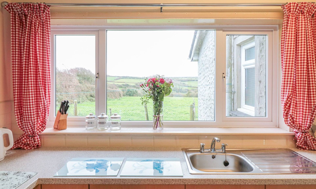 Saint Gennys Cottage | Underlanes