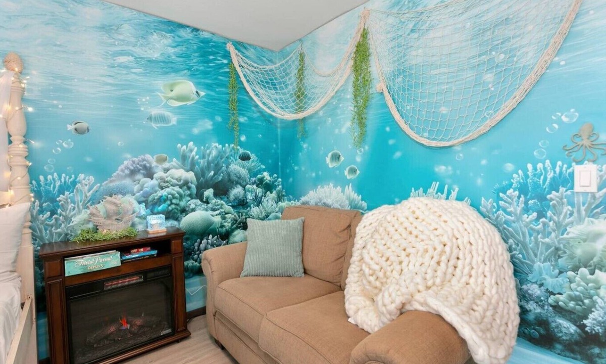 Grayland Hotel | Underwater Mermaid Theme w/Bunk Bed