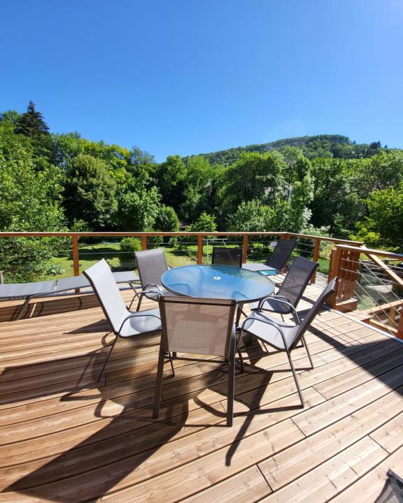 Ornans House | Une EVIDENCE TENDANCE ET DESIGN