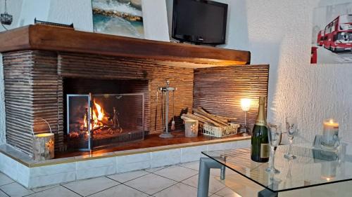 Cheminot Apartment | Une HALTE Quelque PART