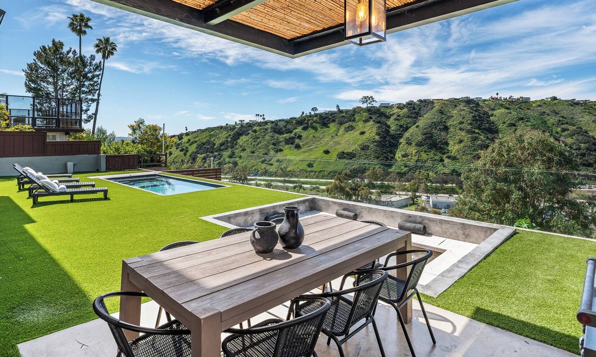 Bay Ho House | Unforgettable Family Stay - Pool/Spa/Firepit/Games/5Br/Views