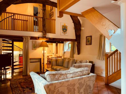 Cosford House | Unique 17c listed Barn in a Shropshire hamlet.