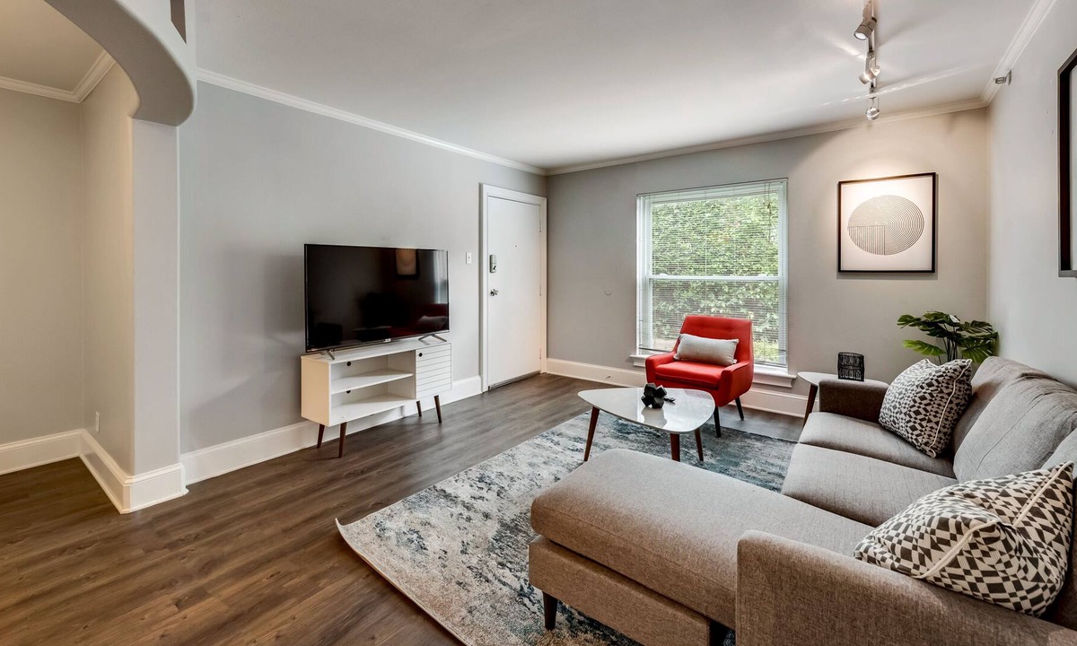 Oak Lawn Apartment | Unique 2Bd/2Bt Flat - Oaklawn!