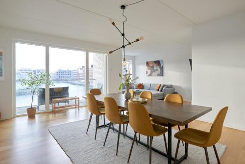 Sydhavnen Apartment | Unique 4-bedroom apartment with panoramic sea view