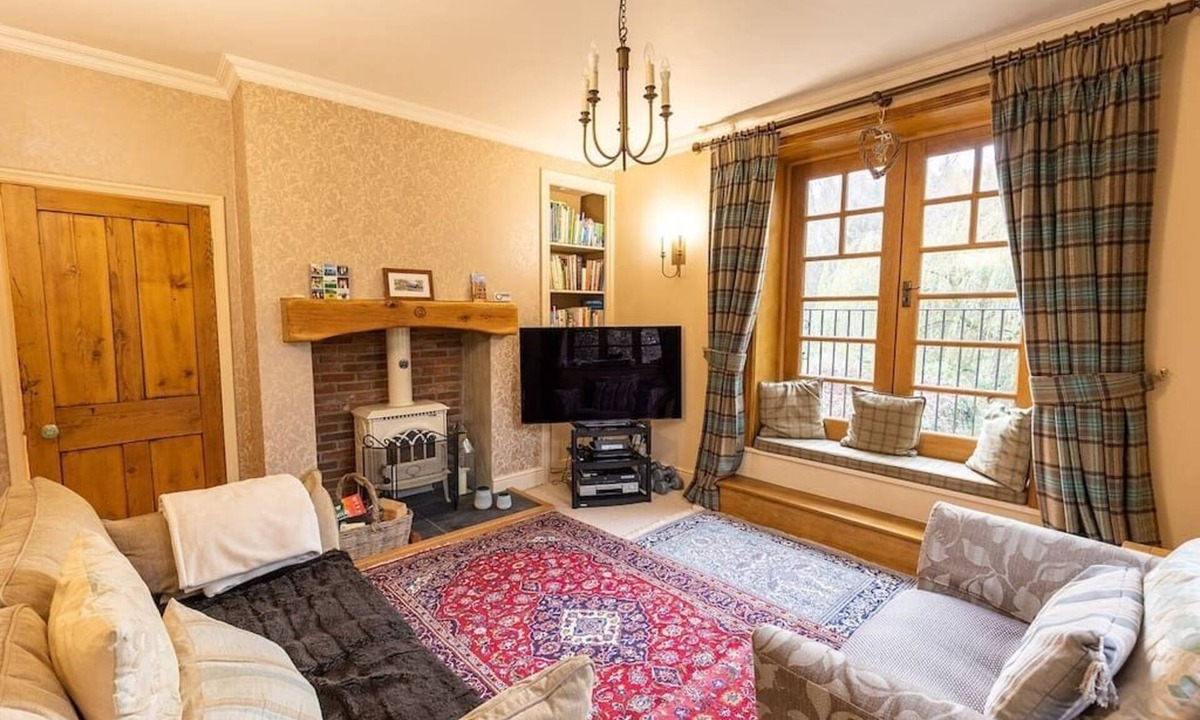 Skipton House | Unique Accommodation with Amazing Views