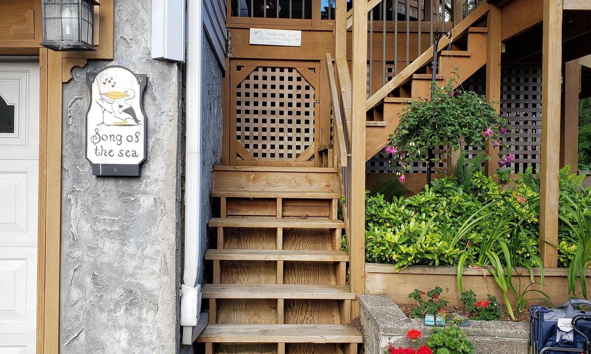 Cannon Beach House | UNIQUE AND BEAUTIFUL , PRIME NORTH END LOCATION !