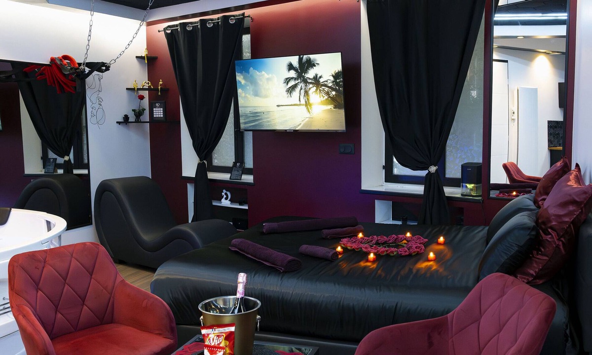 Voiron Apartment | ✨Unique and romantic suite with private spa✨