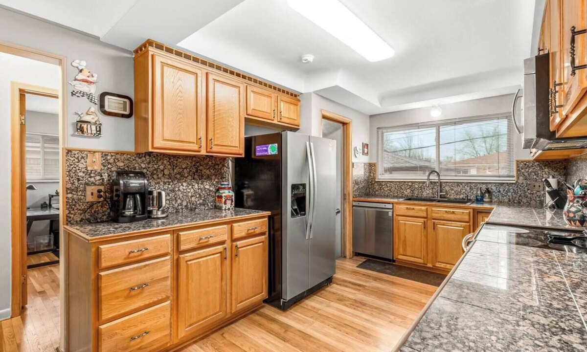 Oak Park House | Unique and Spacious 3 Bedroom Home