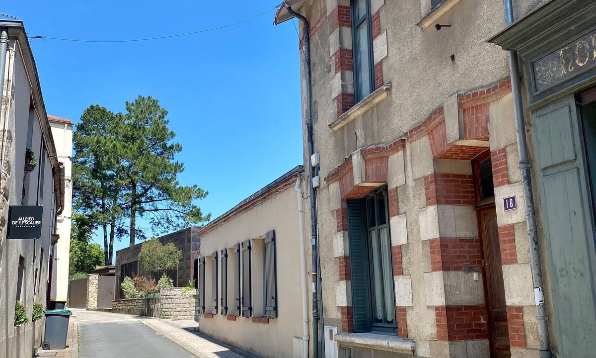 Clisson Apartment | Unique apartment with wifi in central Clisson