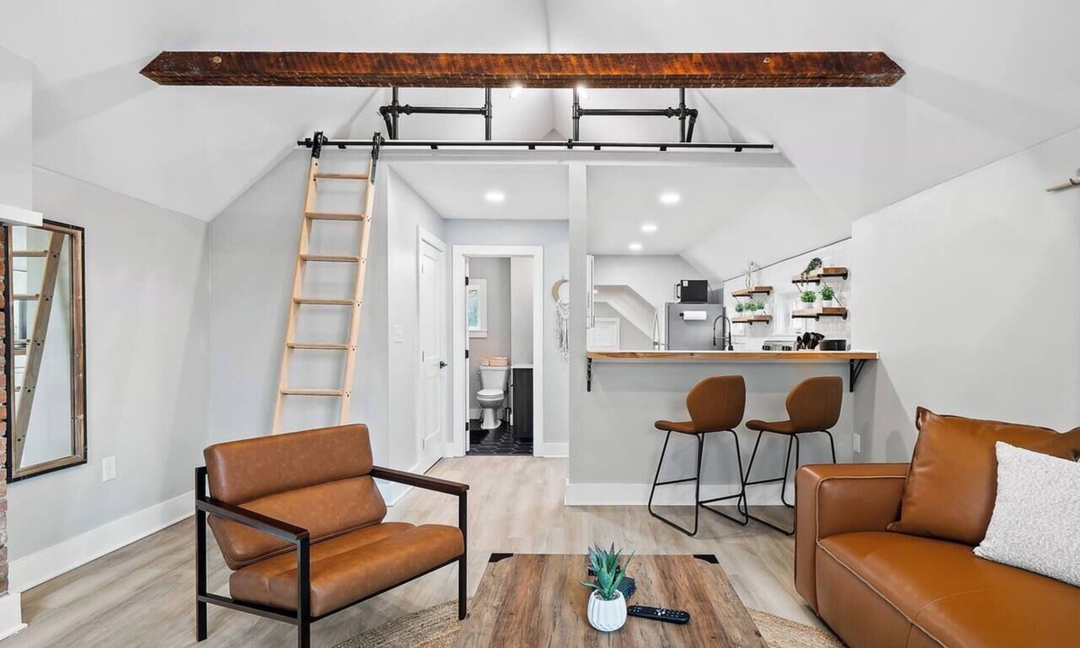 Detroit - Shoreway Apartment | Unique BOHO Ohio City Loft Apt