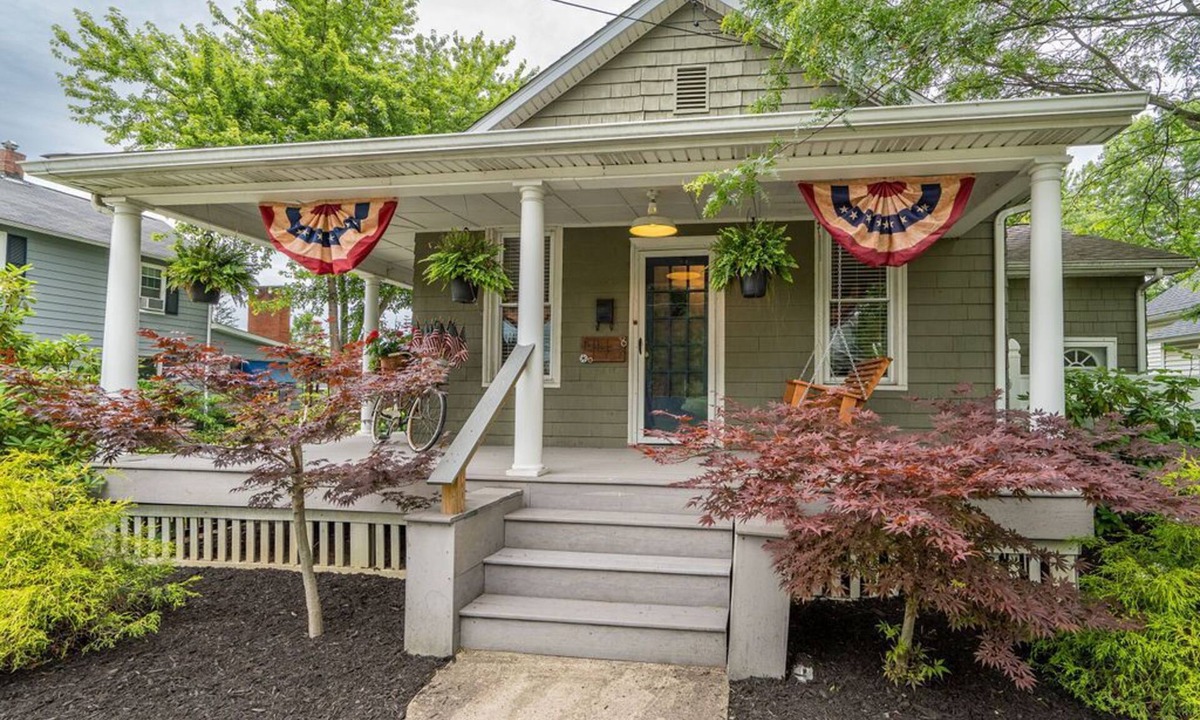 Hermitage House | Unique Charm, Conveniently Located