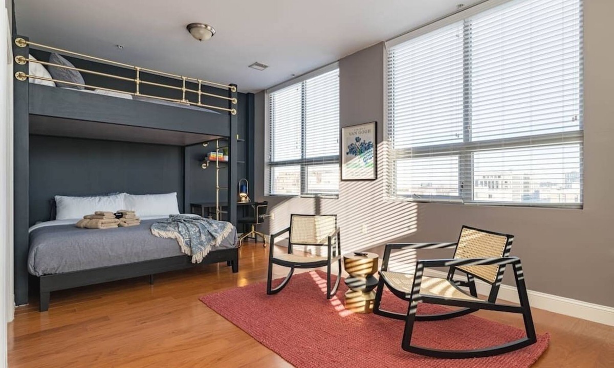 Chinatown Apartment | Unique | Chinatown | Bunkbeds | Hosted By StayRafa