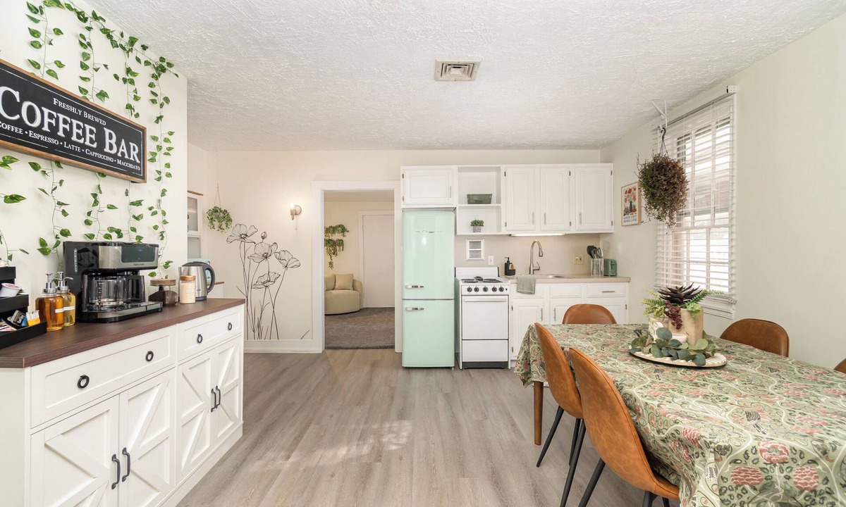 Elizabethtown Apartment | Unique Downtown Elizabethtown 3BR Apt w/Event Space - Lancaster County, Hershey