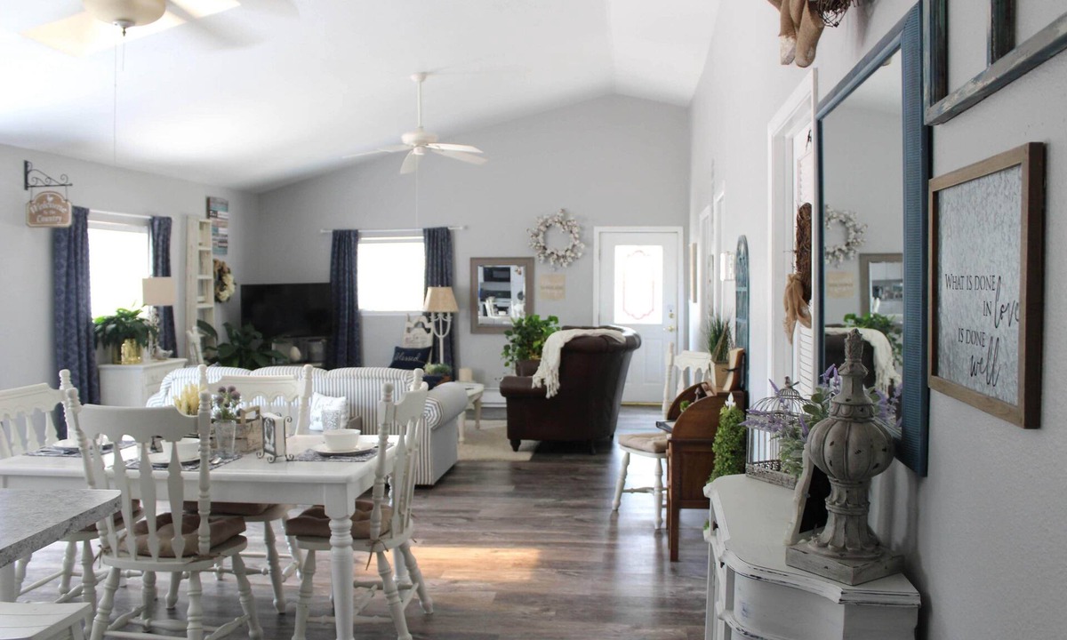 Briargate House | Unique Farm Cottage, Close to City Feels like Country, One of a Kind!