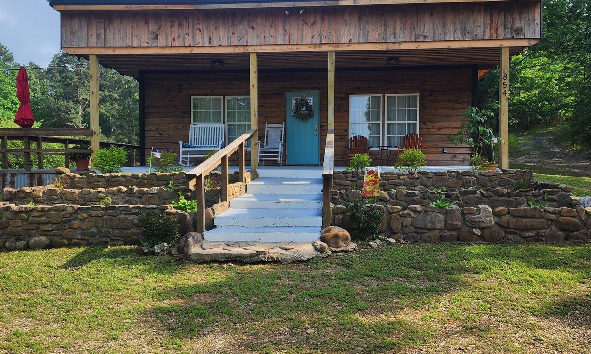 Mena Cabin | Unique Farmhouse Modern Country Cabin