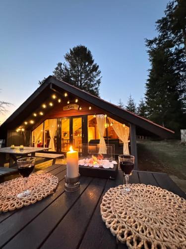 Ansager House | Unique forest cabin by lake near Legoland, ForestCabinDK