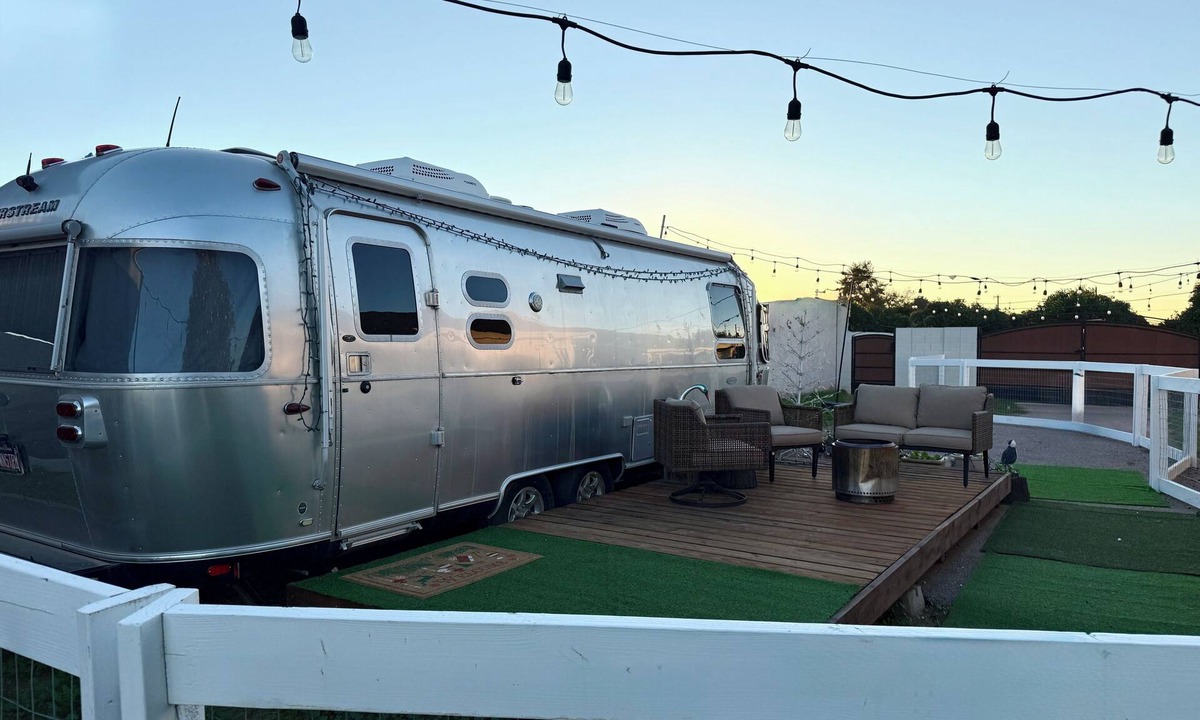 Chandler Heights Citrus House | Unique Glamping Airstream in Grapefruit Orchard