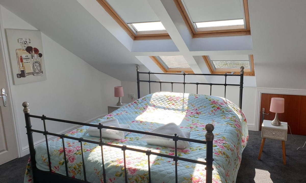 Ainley Top Apartment | Unique grand space