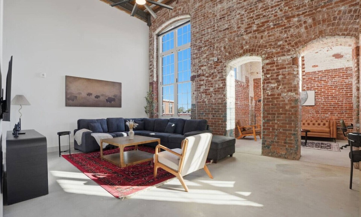 Judson Apartment | Unique, Historic 2BD Apt w/Study