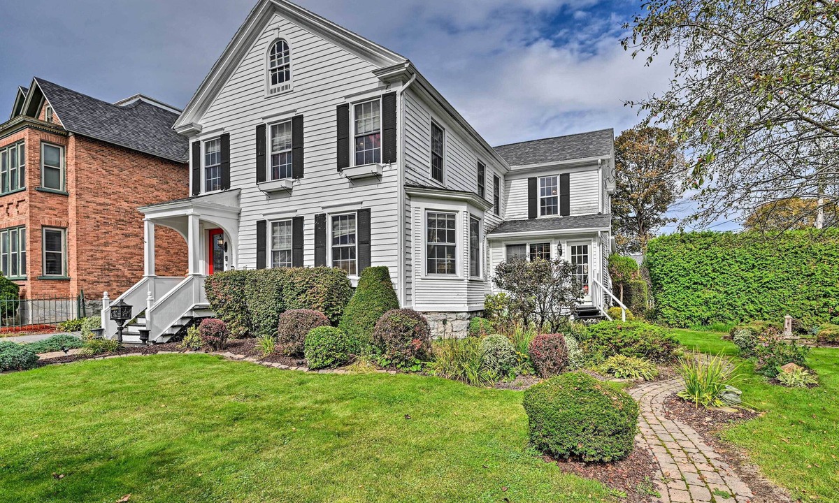 Plattsburgh House | Unique & Historic Home Walk to Lake Champlain