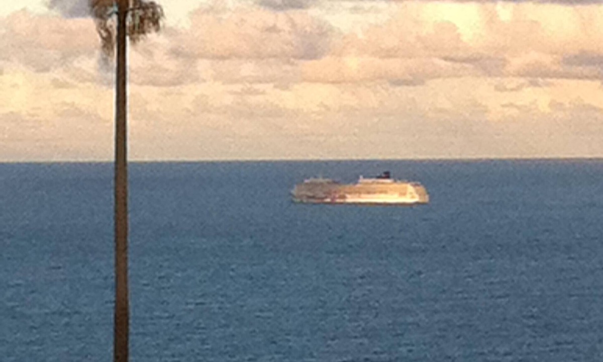 Papaikou House | Unique Home with Beautiful Ocean View