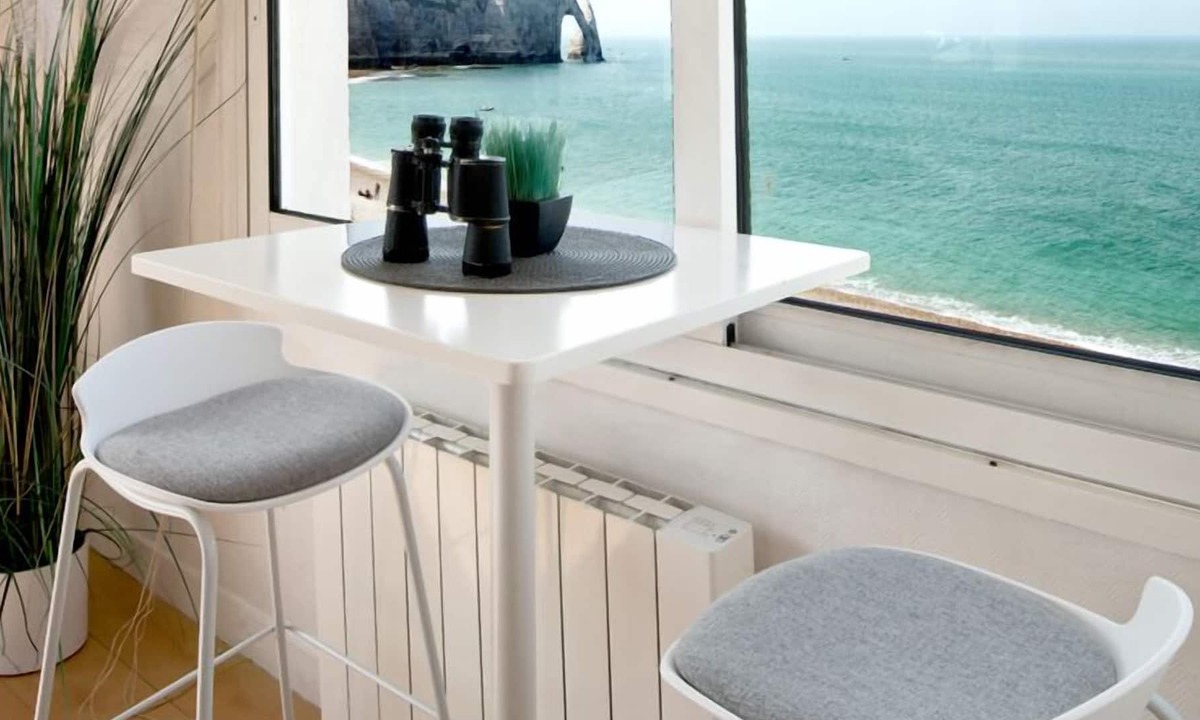 Etretat Apartment | UNIQUE IN ETRETAT. EAGLE'S EYRIE. 120M2. PRIVATE GARAGE.