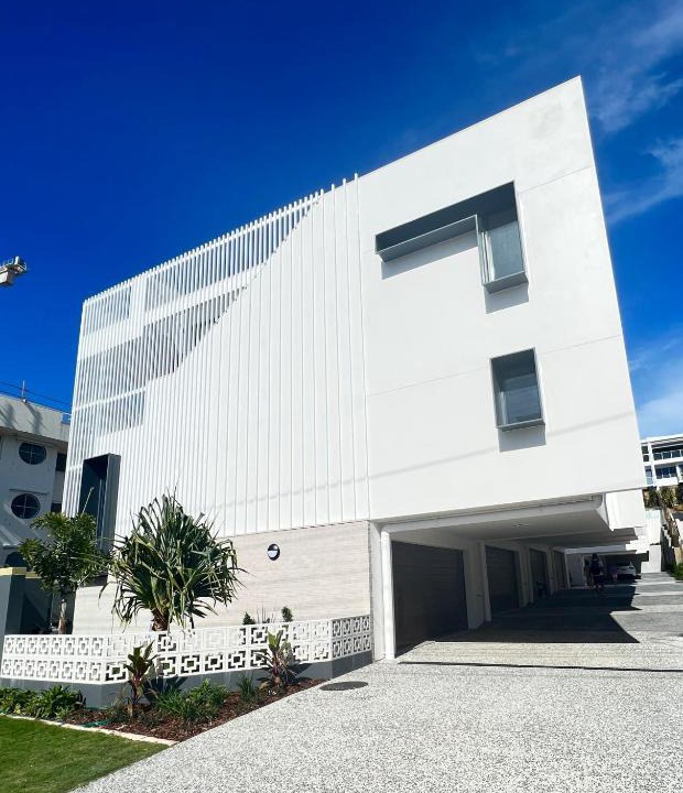 Coolangatta Villa | Unique Kirra townhouse